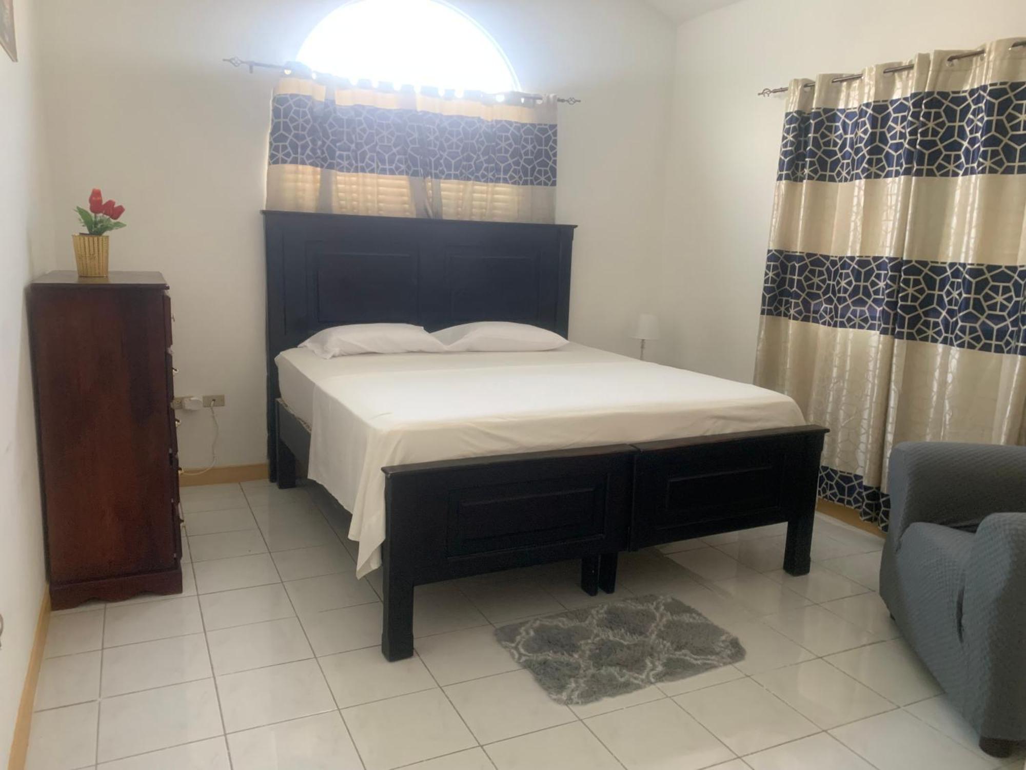 Caribbean Escape Hotell Portmore Exteriör bild